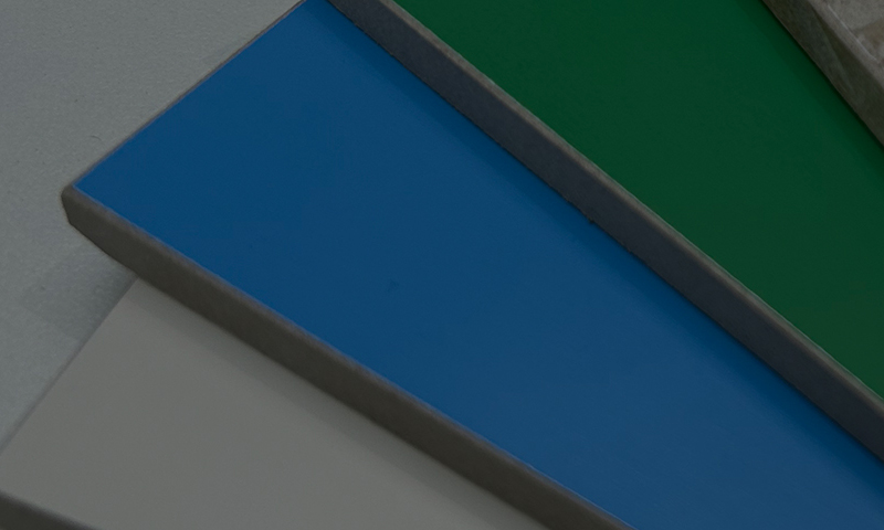 الألوان والتشطيبات