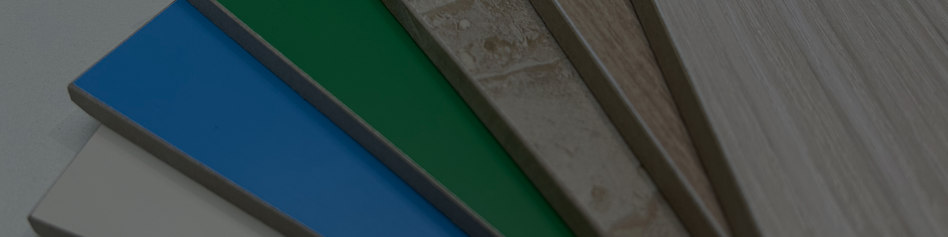 الألوان والتشطيبات